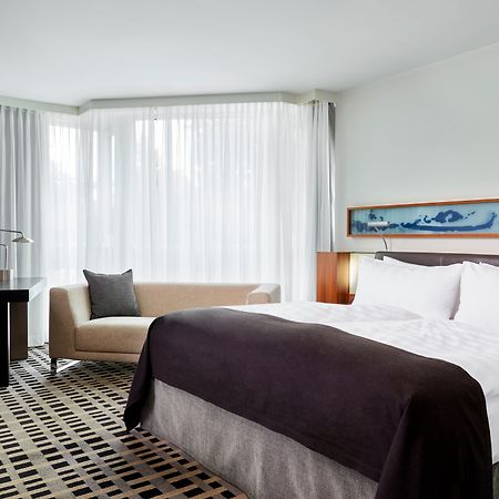 Intercontinental Berlin By Ihg Otel Dış mekan fotoğraf A room at the hotel