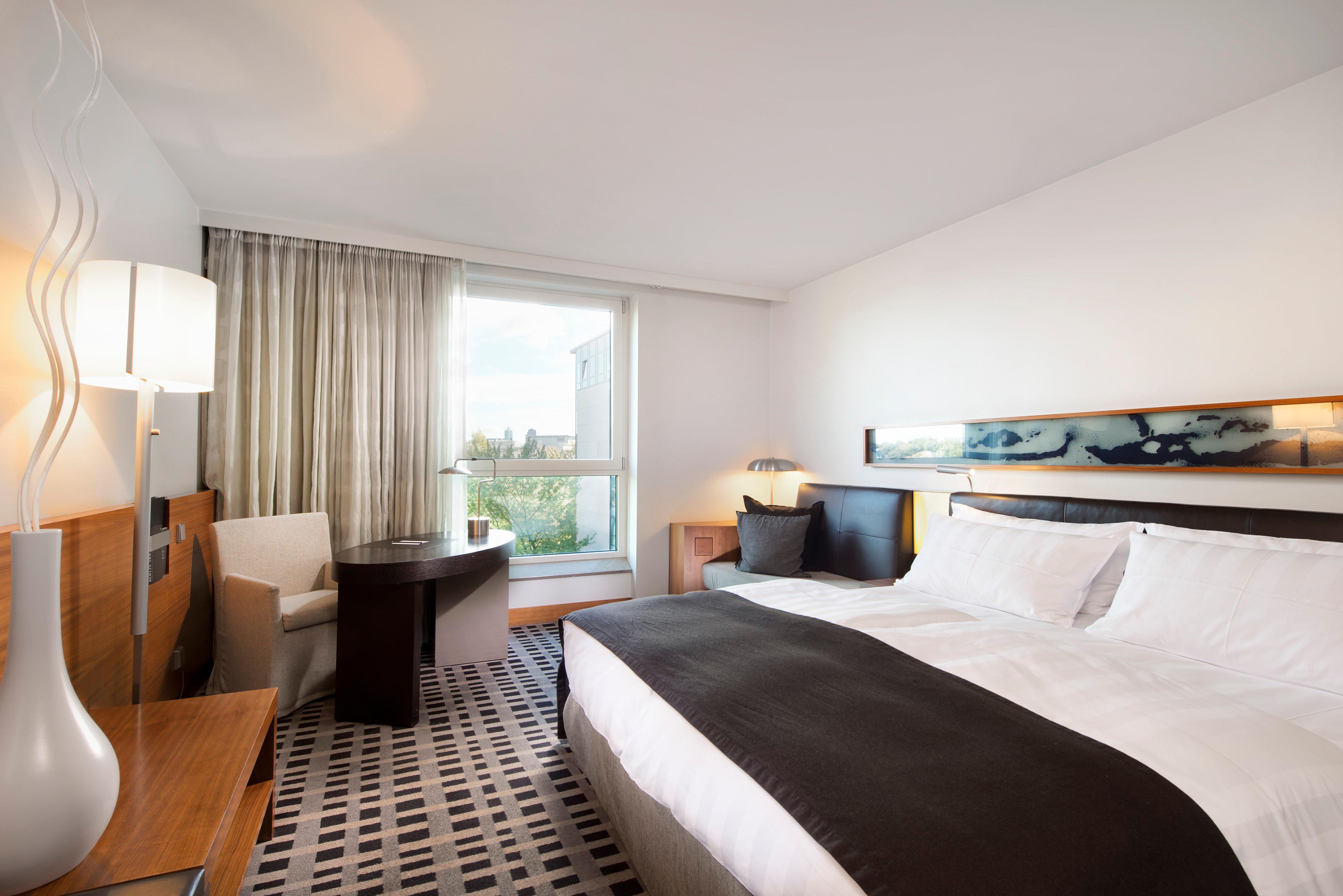 Intercontinental Berlin By Ihg Otel Dış mekan fotoğraf A room at the hotel