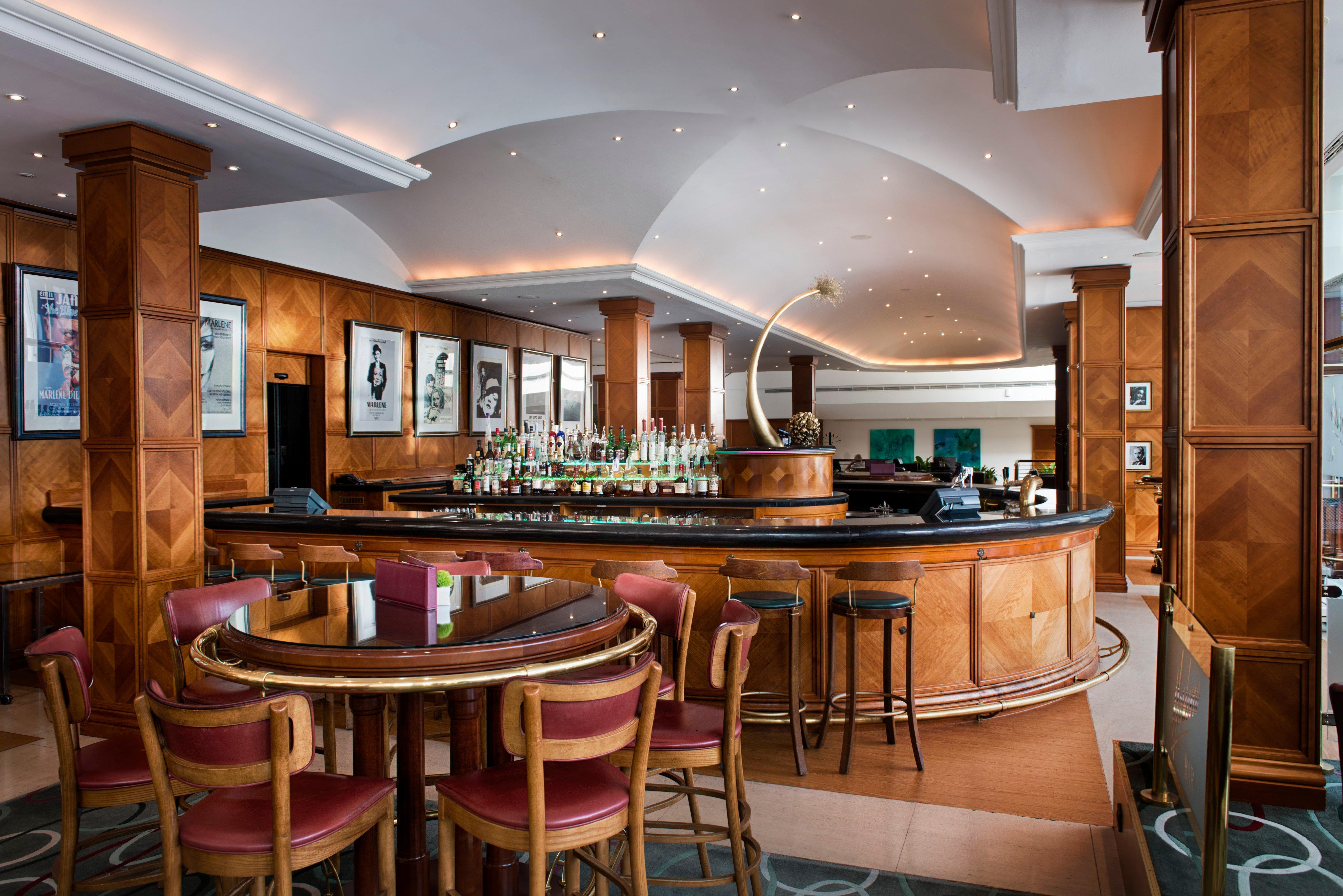 Intercontinental Berlin By Ihg Otel Dış mekan fotoğraf The bar at the InterContinental London