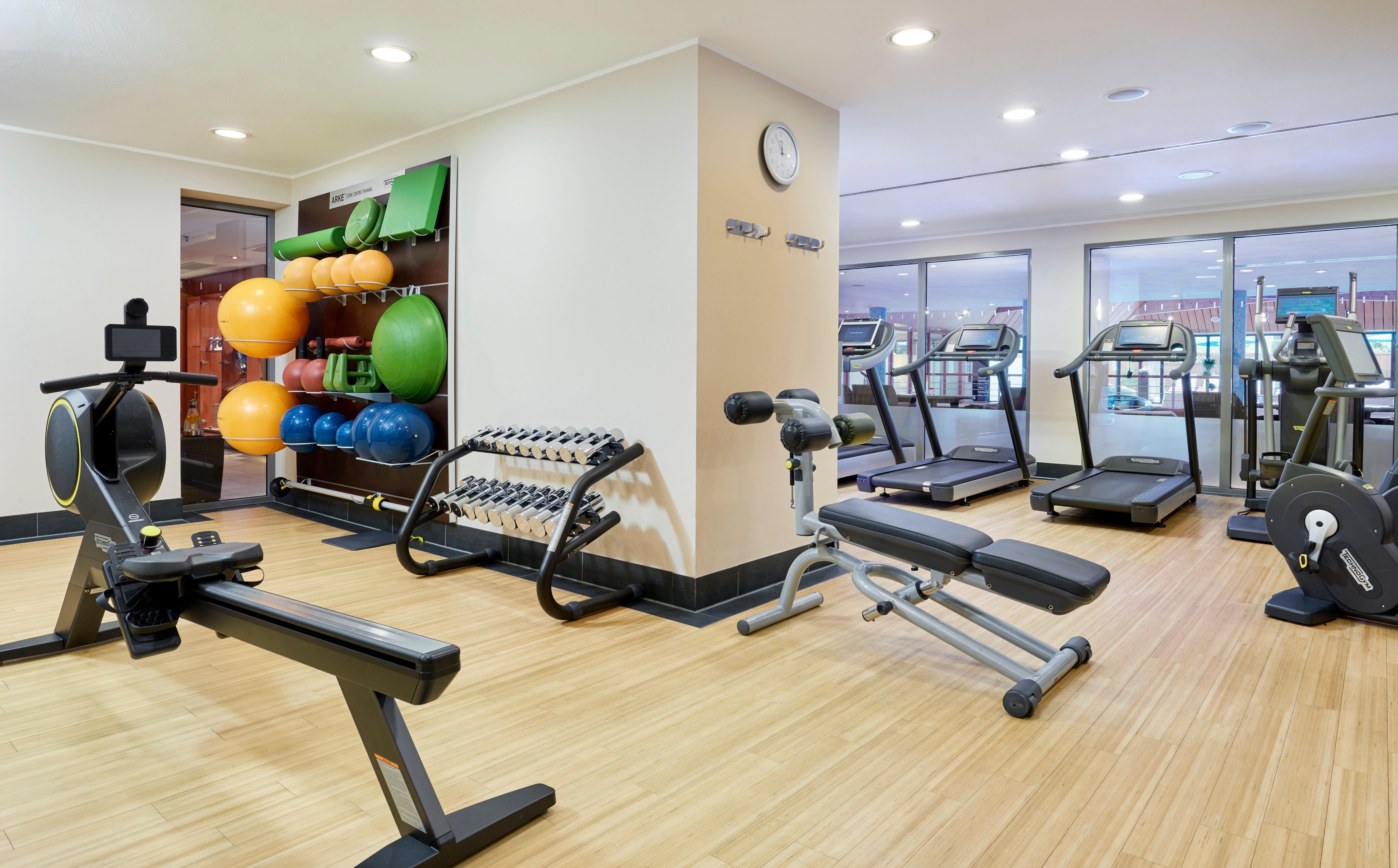 Intercontinental Berlin By Ihg Otel Dış mekan fotoğraf The gym at the hotel