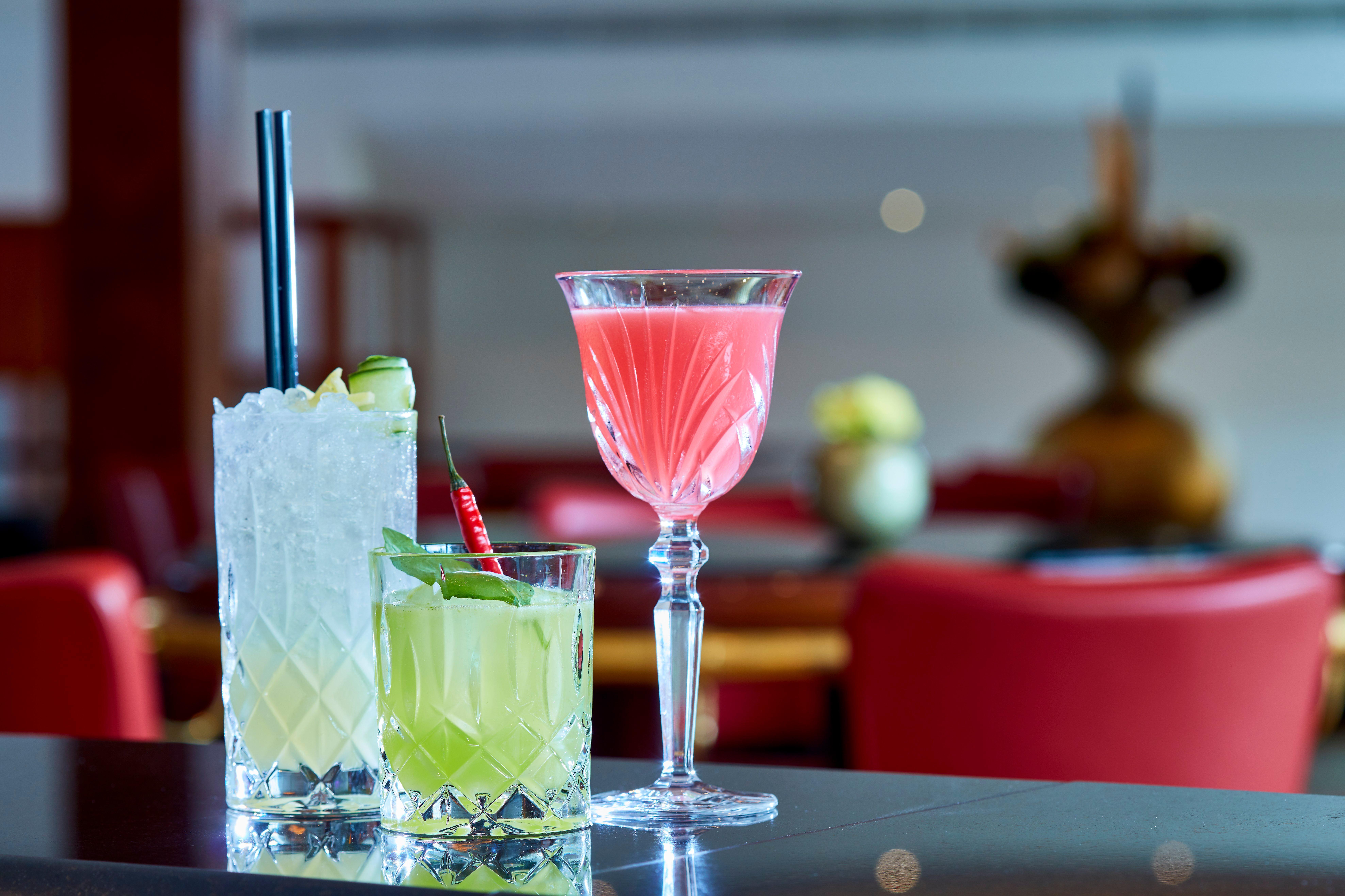 Intercontinental Berlin By Ihg Otel Dış mekan fotoğraf Cocktails at the bar