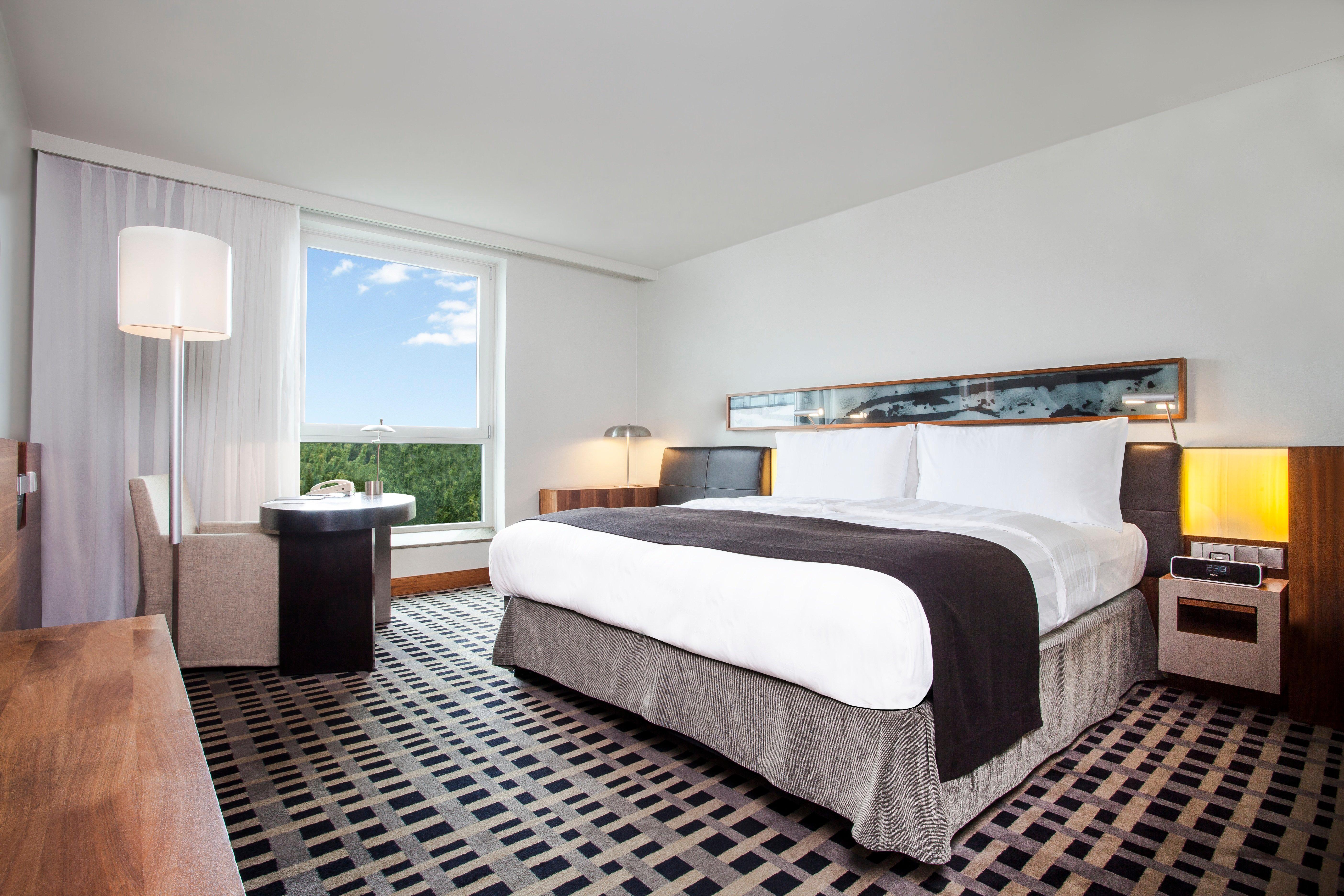 Intercontinental Berlin By Ihg Otel Dış mekan fotoğraf A guest room at the InterContinental San Francisco