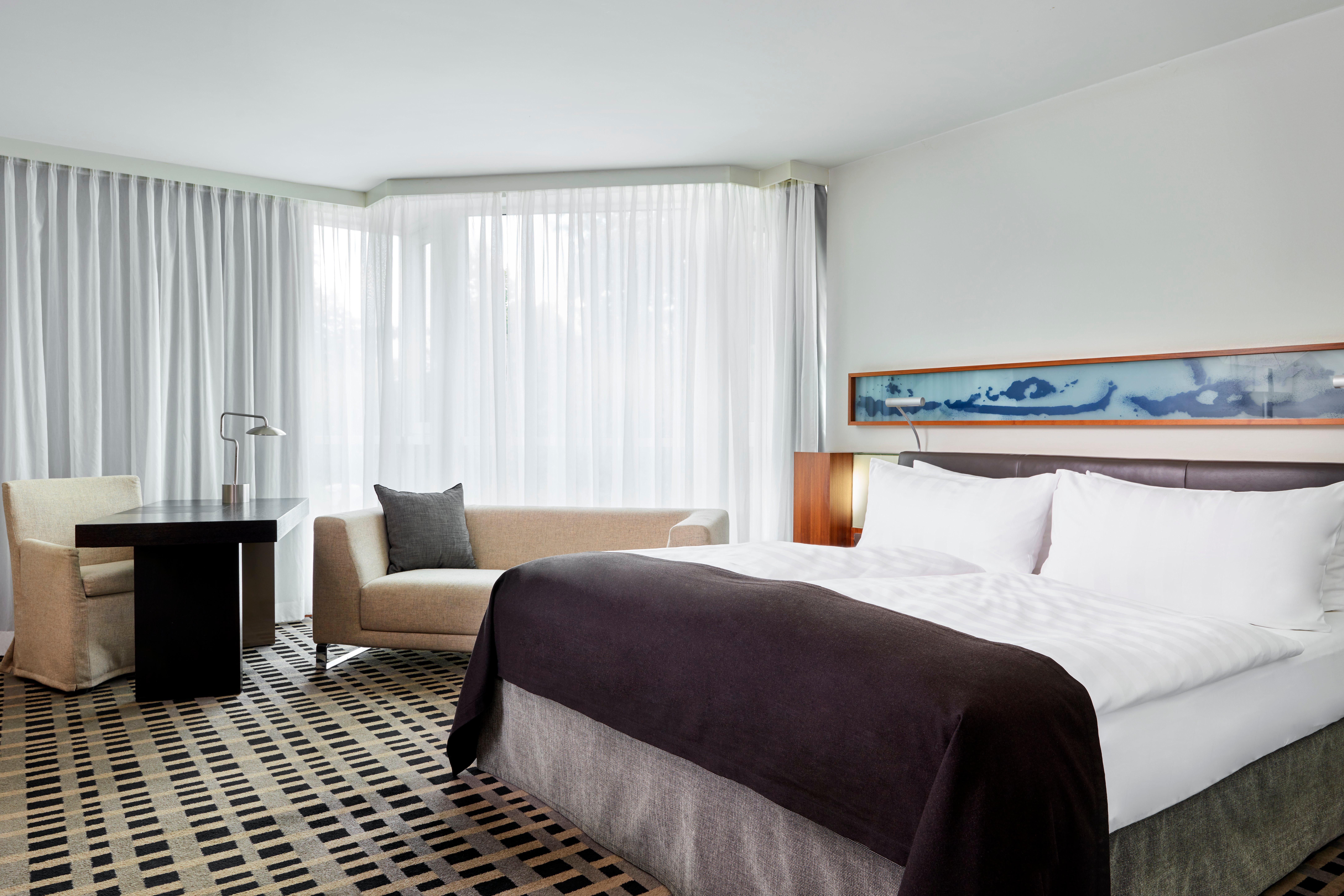 Intercontinental Berlin By Ihg Otel Dış mekan fotoğraf A room at the hotel